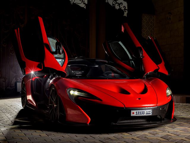 Что такого особенного в этом ярко-красном McLaren P1